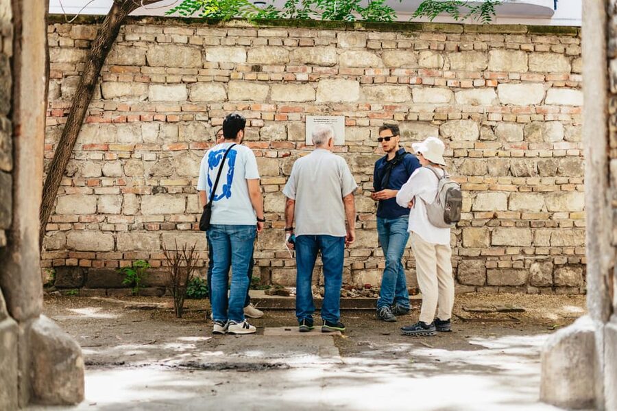 Budapest: Jewish History Guided Walking Tour with Historian - Raoul Wallenberg, Carl Lutz, and Acts of Rescue