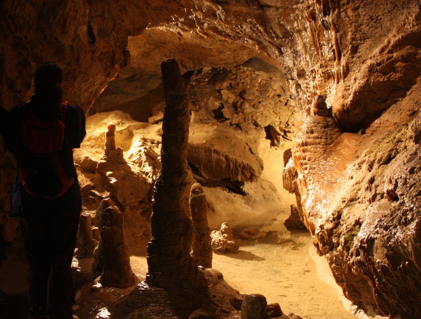 Budapest: Semlő-hegyi & Pál-völgyi Caves Guided Walking Tour - How this compares with a normal Budapest sightseeing tour