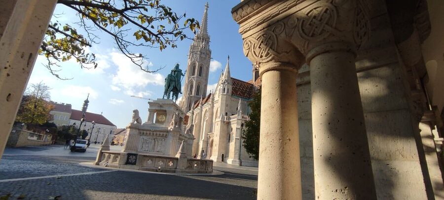 Budapest: Walking Tour in the Buda Castle District - Mary Magdalene Tower and the old Buda streets