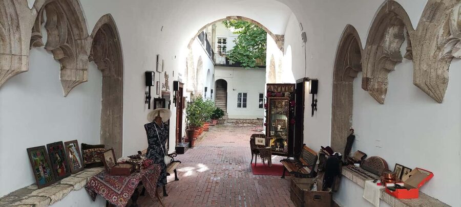 Budapest: Walking Tour in the Buda Castle District - Matthias Church and Fisherman’s Bastion