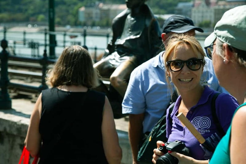Budapest: Walking Tour to the Shoes Memorial and Parliament - Walking to Parliament and Kossuth Lajos tér