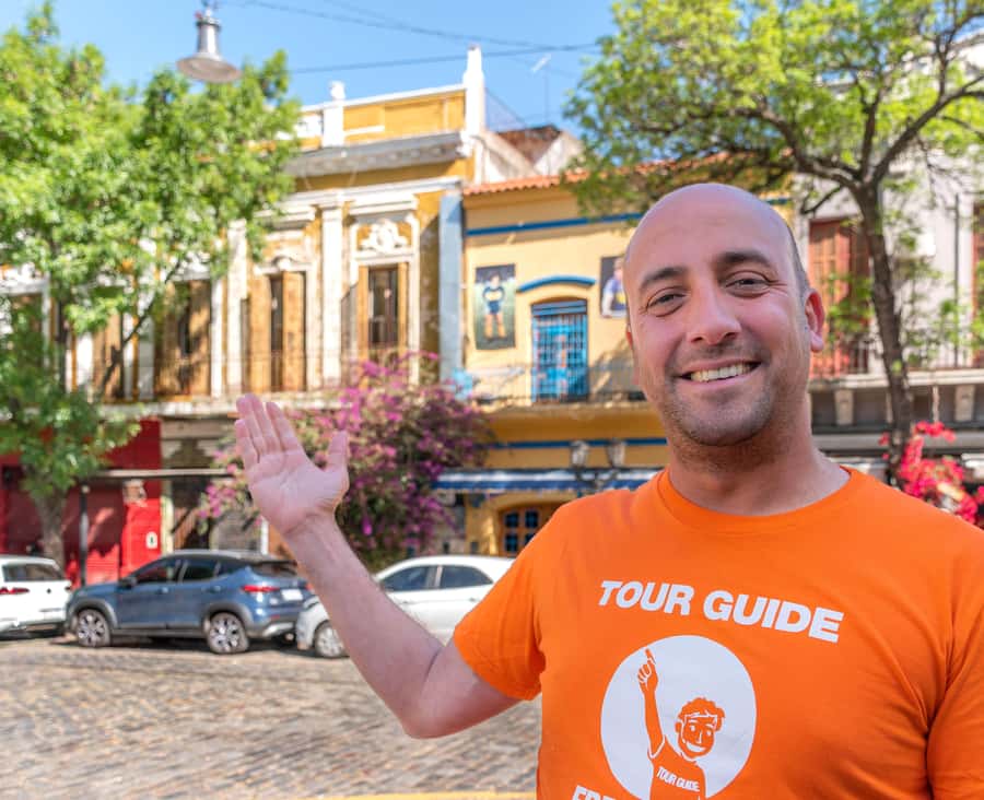 Buenos Aires: San Telmo and Market Guided Walking Tour - XIX century facades and collective houses