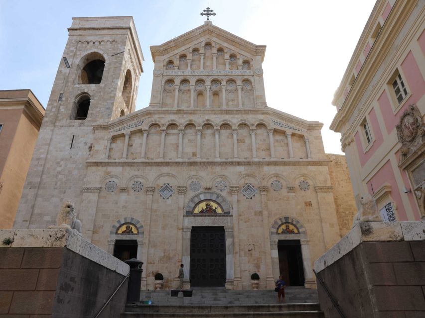 Cagliari: walking tour through the alleys of Castello - Through the narrow alleys of Castello