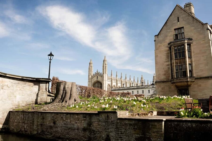 Cambridge: Alumni-Led Walking & Punting Tour w/Kings College - The short walk to Mill Lane