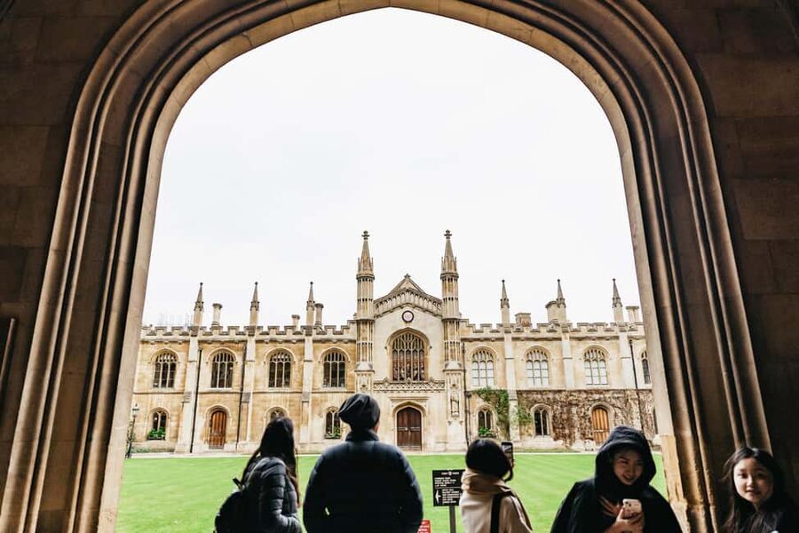 Cambridge University & Kings College Walking Tour By Alumni™ - Why an Alumni Guide Changes the Walk