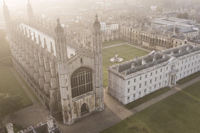 Cambridge University Walking Tour by Alumni™ Kings College Option - Trinity and St John’s, Cambridge’s great rivalry