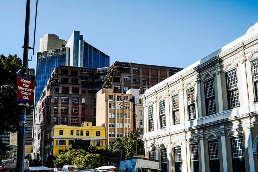 Cape Town: Art, Culture & History Walking Tour - Company’s Garden, the Slave Lodge, and Parliament