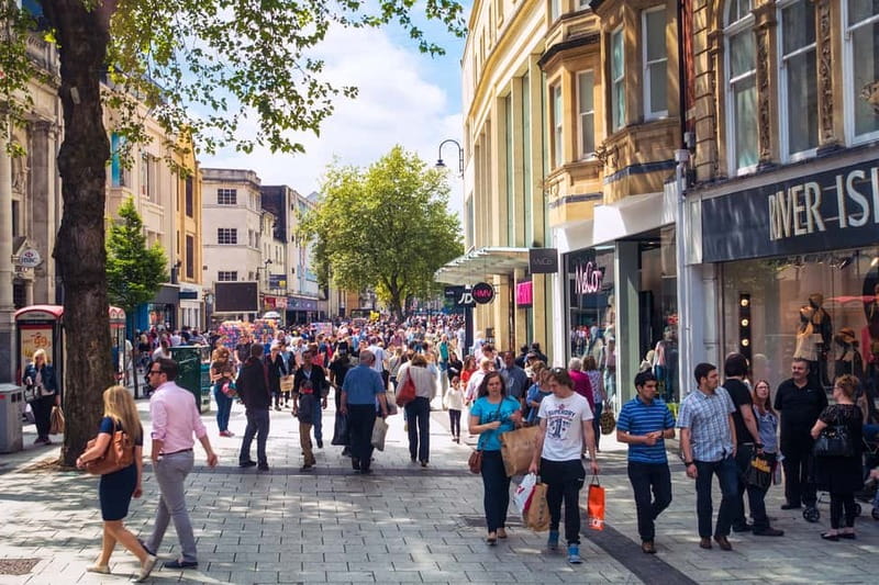 Cardiff: Doctor Who City Walking Tour - Why the guide matters so much