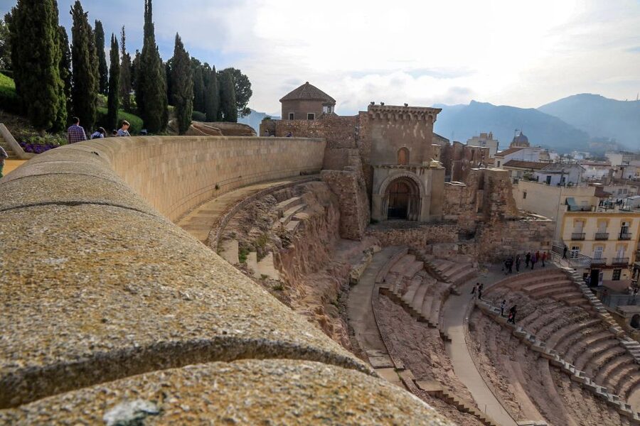 Cartagena: Ancient Roman Walking Tour with Entry Tickets - The opening walk and Cartagena’s long story