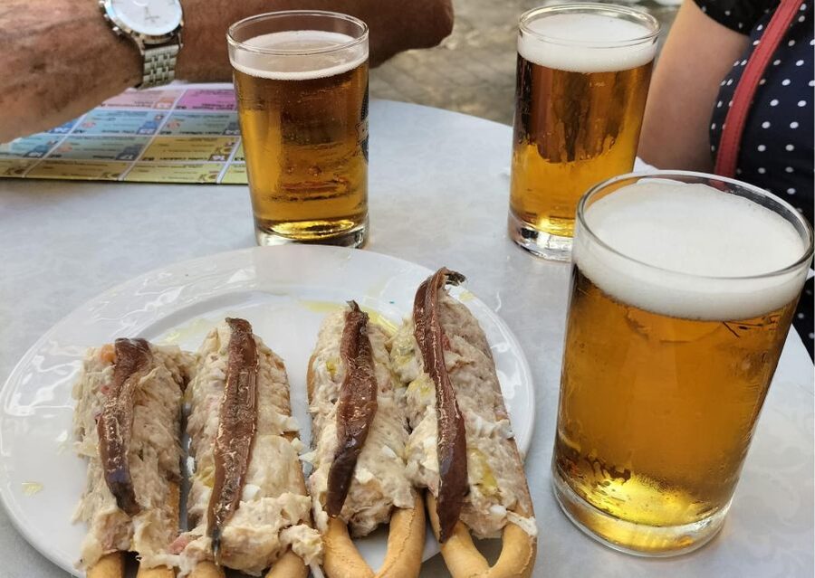 Cartagena: Guided Walking Tour with Tapas and Drinks - The final tapas stop and three-drink format