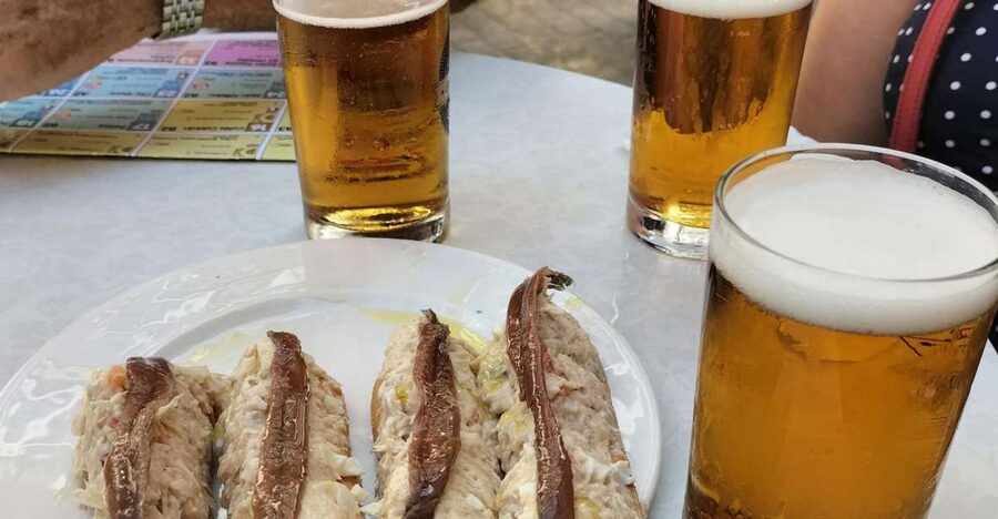Cartagena: Guided Walking Tour with Tapas and Drinks - The first walk: Cartagena’s harbour and city center
