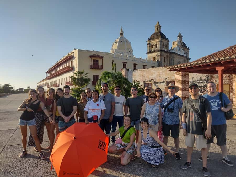 Cartagena: Historic Center and Getsemaní Shared Walking Tour - Centenary Park and Cartagena’s urban wildlife