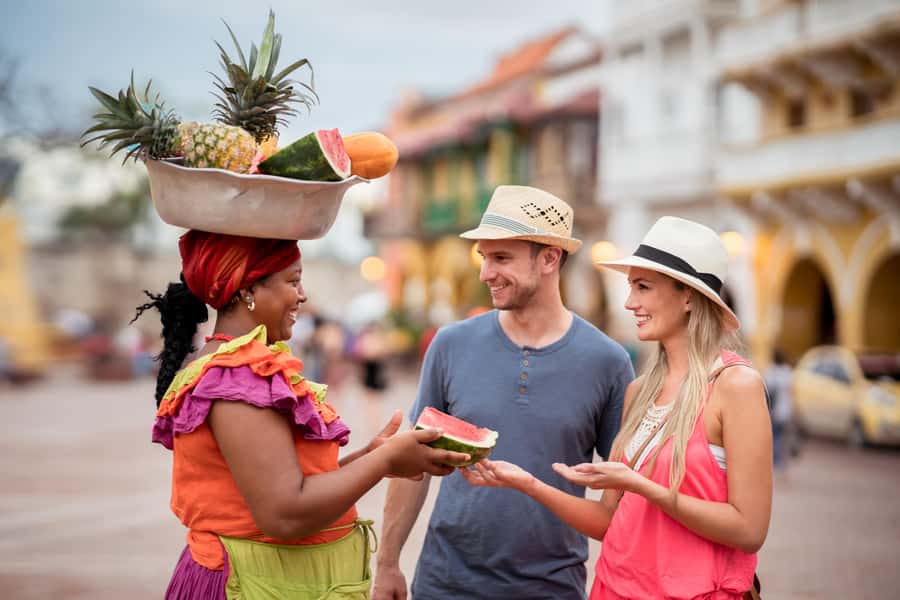 Cartagena: Walled City and Getsemani Shared Walking Tour - From grand plazas to Getsemani