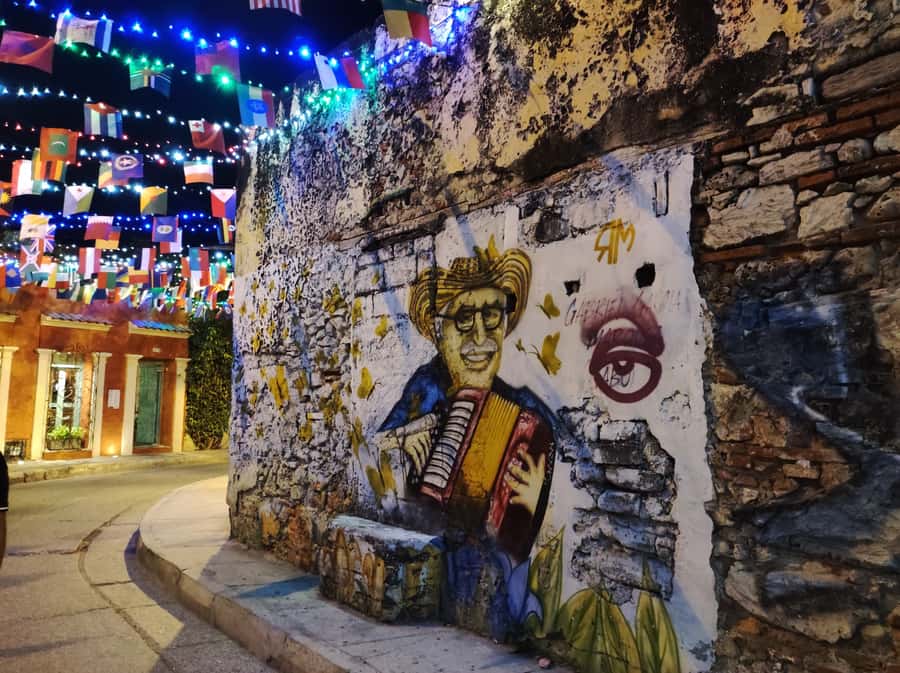 Cartagena: Walled City and Getsemani Shared Walking Tour - Heat, language, and walking comfort