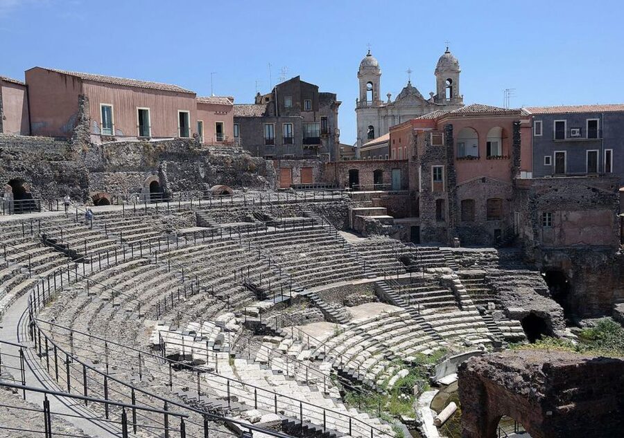 Catania: City Highlights Walking Tour - Via Crociferi and the city’s older streets