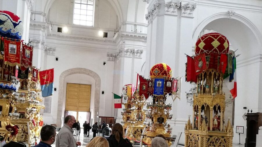 Catania: City Highlights Walking Tour - Piazza dell’Università and the final stretch