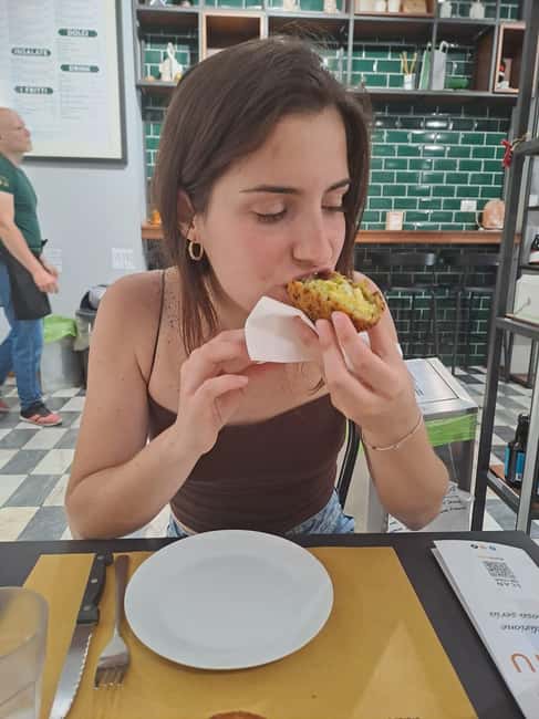 Catania: Street Food Guided Walking Tour - Catania Cathedral and the First Street Food Stop
