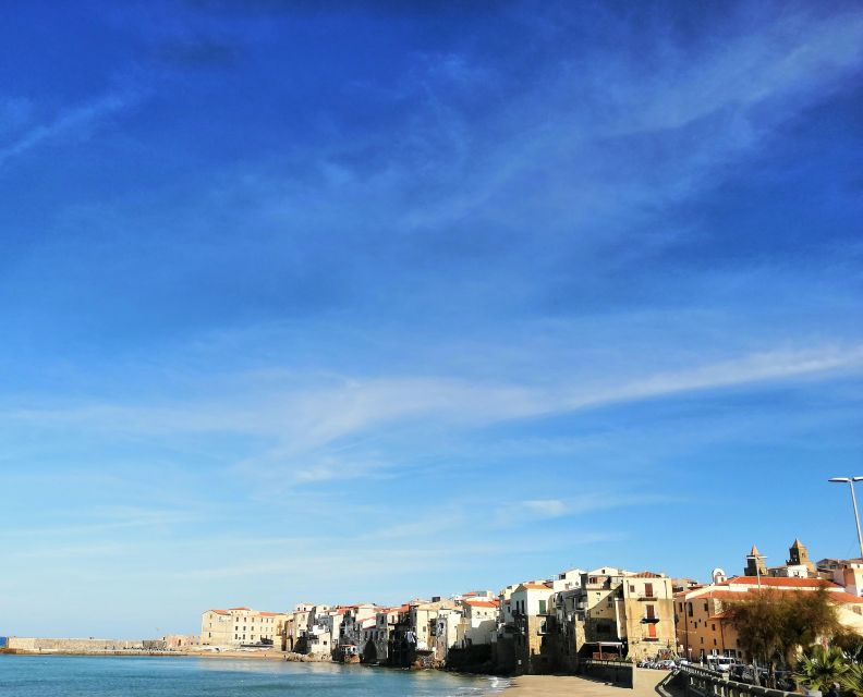 Cefalù: History and Legends Guided Walking Tour - The guide and the group atmosphere