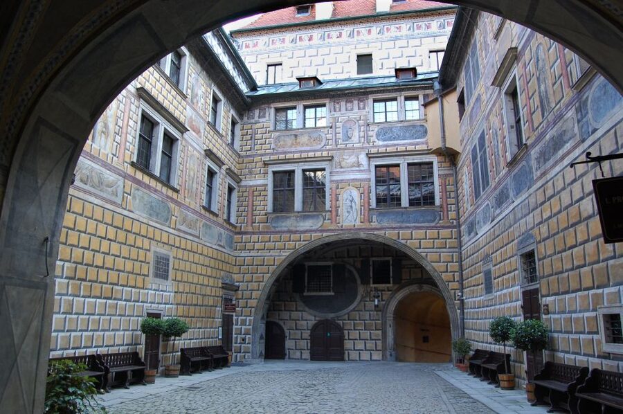 Český Krumlov: 2 Hour Private Walking Tour with Guide - Viewpoints that put the town together