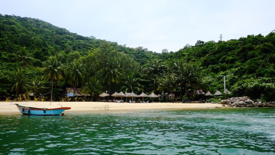 Cham Island: Underwater Walking & Snorkeling Tour - Who should book this experience