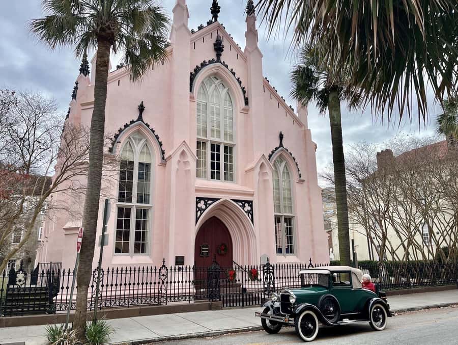 Charleston: History and Architecture Guided Walking Tour - St. Michael’s Church and the possible indoor stops