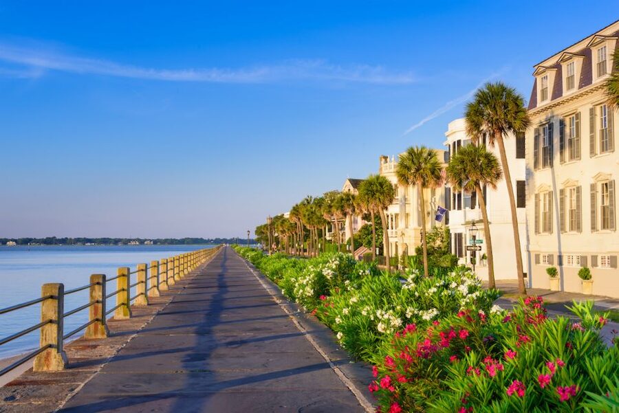 Charleston walking tour with a Citadel history professor - Colonial Charleston through alleys and graveyards