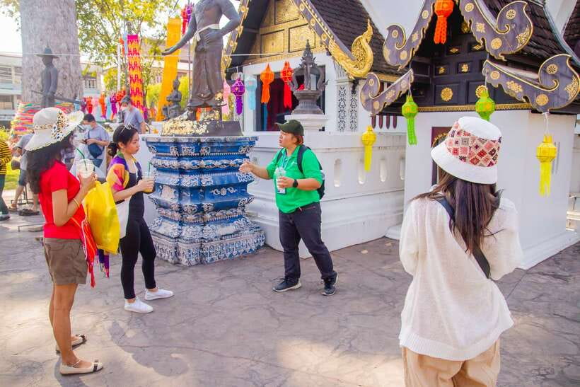 Chiang Mai: 3 Hour Old City and Temples Guided Walking Tour - Price, entrance fees, and the real value