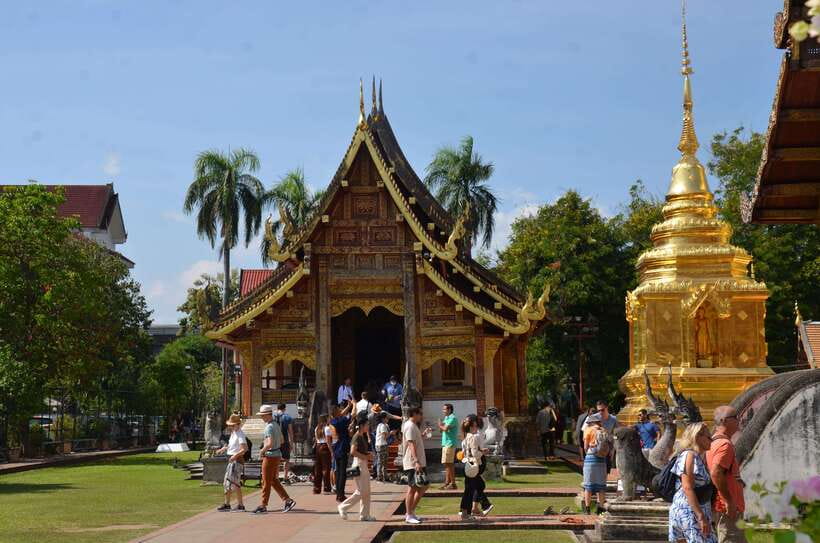 Chiang Mai: Historic Temples and City Guided Walking Tour - Why this walking route works so well
