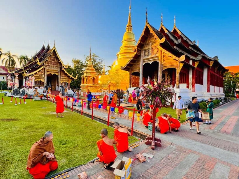 Chiang Mai: Temple And City Walking Tour Part I - Starting at 8:20 am in the old city