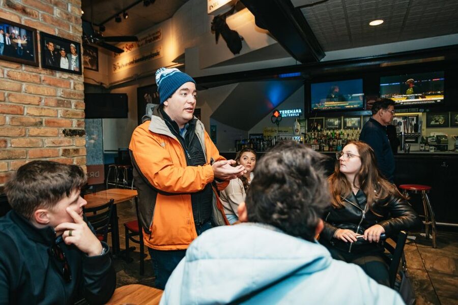 Chicago: Classic Food & Walking Tour with Free Bike or Kayak - Should you book it?