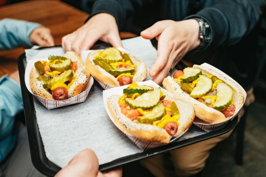 Chicago: Classic Food & Walking Tour with Free Bike or Kayak - Five Chicago classics in three relaxed hours