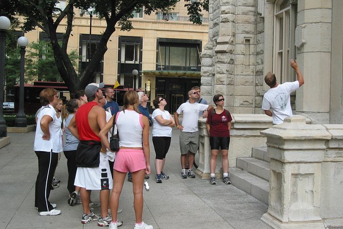 Chicago Favorites Ultimate Food and Walking Tour - Downtown architecture between bites