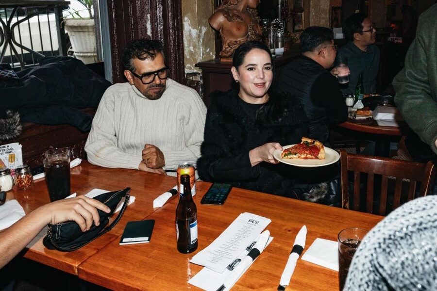 Chicago: Gangsters and Food Tasting Walking Tour - Who should book this tour?