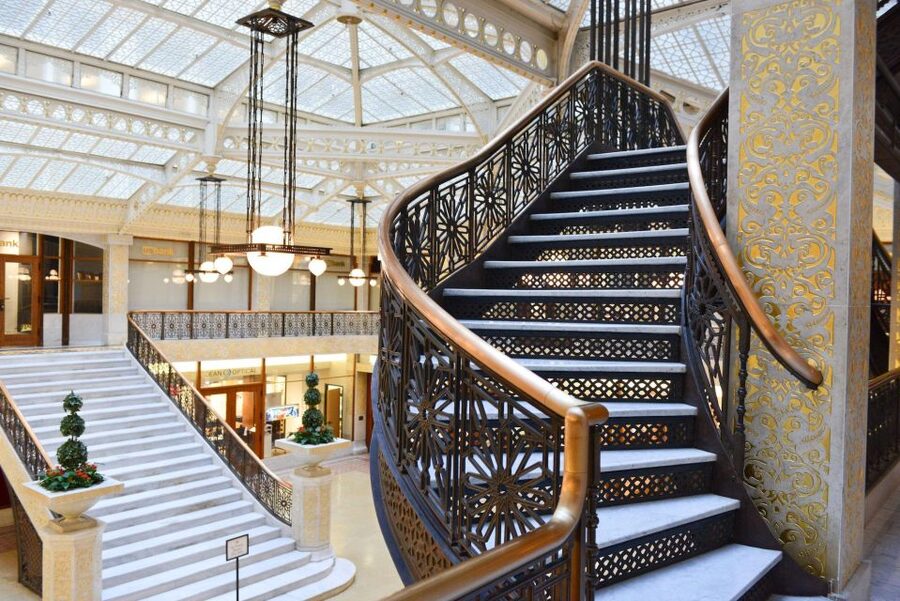 Chicago: Secret Interiors Architecture Walking Tour - The Field Building and the value of looking upward