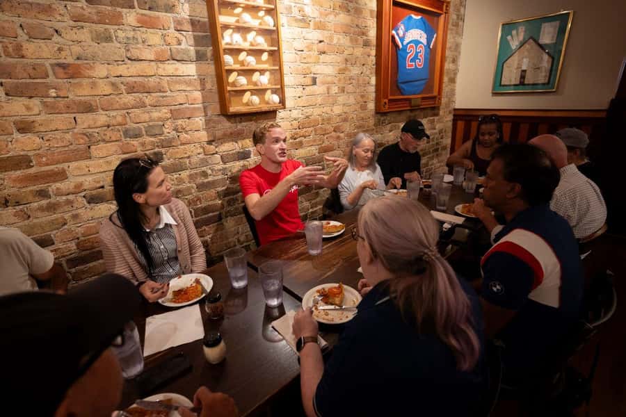 Chicago: The Ultimate Foodie Walking Tour with Tasty Stops - Key points at a glance