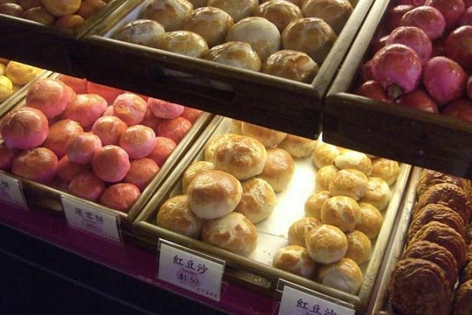 Chinatown & North BeachLittle Italy: 7 Tastings & History - Tea, mysticism, and the details above street level