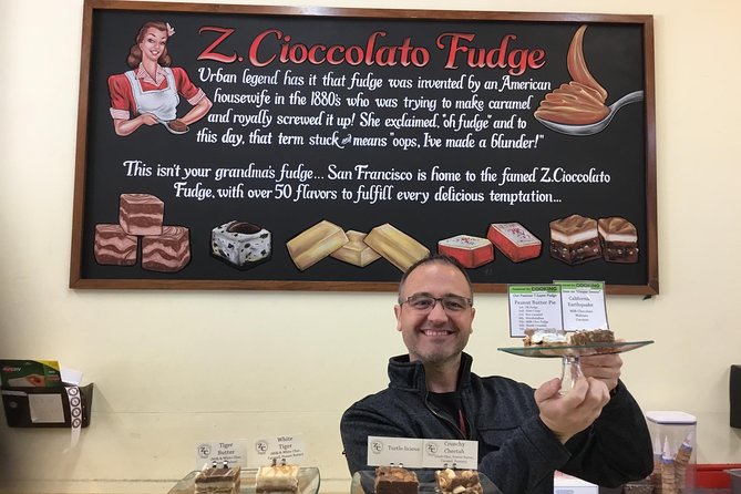 Chinatown & North BeachLittle Italy: 7 Tastings & History - Cannoli at Stella Pastry, a North Beach institution