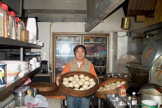 Chinatown & North BeachLittle Italy: 7 Tastings & History - Chocolate, pizza, and the Italian finish