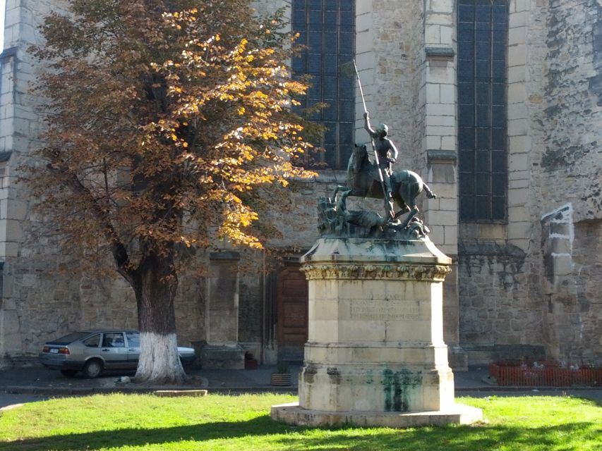 Cluj-Napoca: 2.5-Hour Guided Walking Tour - Avram Iancu Square and the newer old city