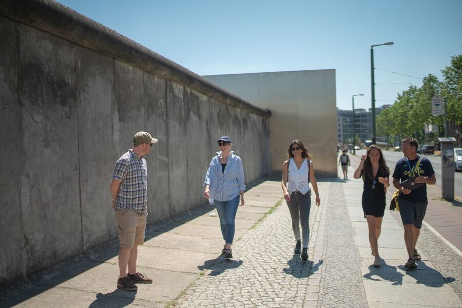 Cold War, Berlin Wall, Spies and the East Side Gallery - The East Side Gallery changes the tone