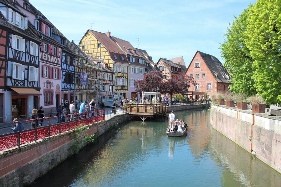 Colmar: Highlights Walking Tour and Wine Tasting - Why the guide makes the difference