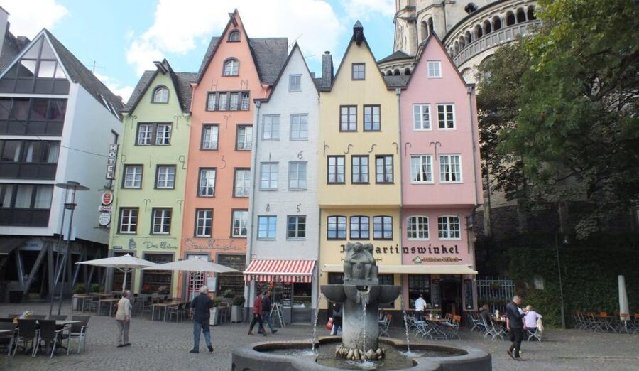 Cologne: Night Watchman Old Town Walking Tour - Stories of resistance and Cologne’s local character