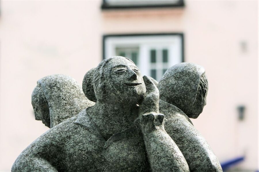 Cologne: Old Town Walking Tour with 1 Brewery Visit & 1 Beer - Alter Markt and Rathausplatz