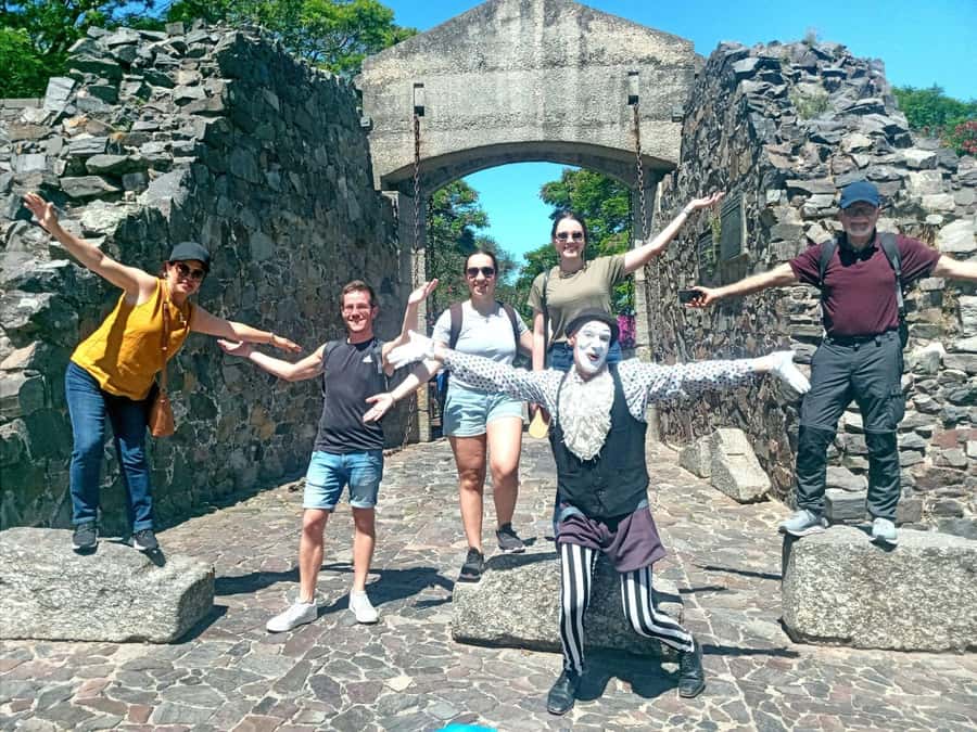 Colonia del Sacramento:Best Walking Tour (Historic Old Town) - Meeting the guide at the church