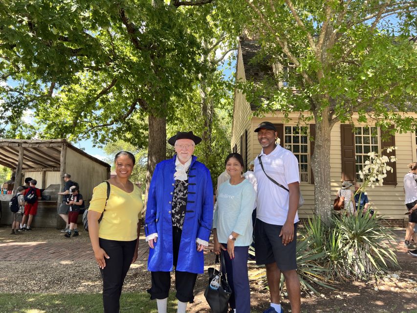 Colonial Williamsburg: Colonial History Guided Walking Tour - Gaol, Bruton Parish, and extra context along the way
