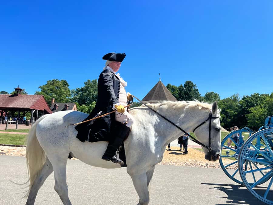Colonial Williamsburg: Colonial History Guided Walking Tour - The Capitol and the changing shape of government