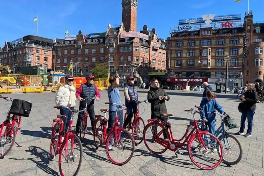 Copenhagen: City Highlights Walking Tour with Local Guide - The Opera House and the city’s modern side