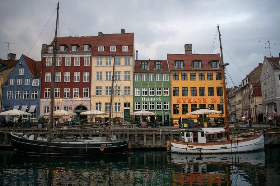 Copenhagen: Guided Walking Tour in French - Christiansborg and the city’s political center