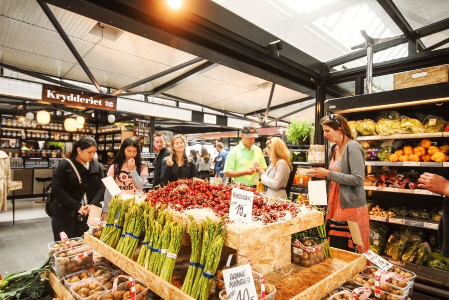 Copenhagen’s oldest and original food tour (Est. 2011). - The Latin Quarter, Botanical Garden, and the walk between bites