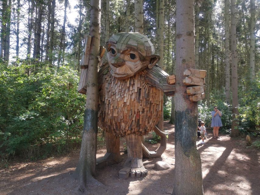 Copenhagen: The Six Forgotten Giants Hunt and Nature Walk - Sleeping Louis and Hilltop Trine begin the hunt